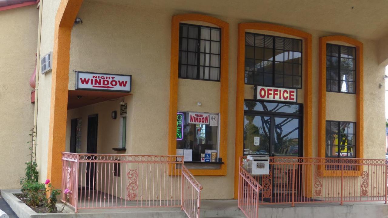 Rodeway Inn Santa Ana Exterior photo